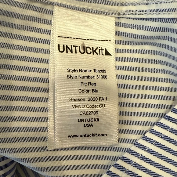 Untuckit Long Sleeve Stretch Blue White Vertical Stripe Dress Shirt size L - Picture 4 of 5